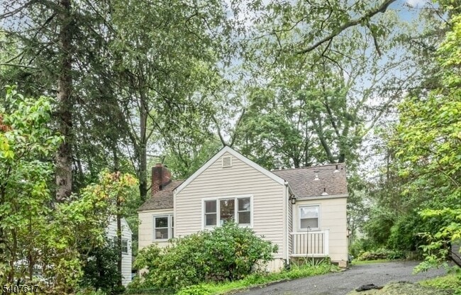 Building Photo - 41 Bellot Rd