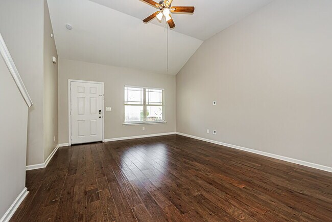 Photo - 1705 Porchrest Way