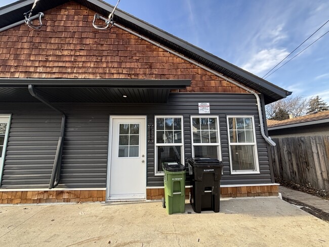 Photo - 12037-12059 59 St NW Unit 12037 - Garden