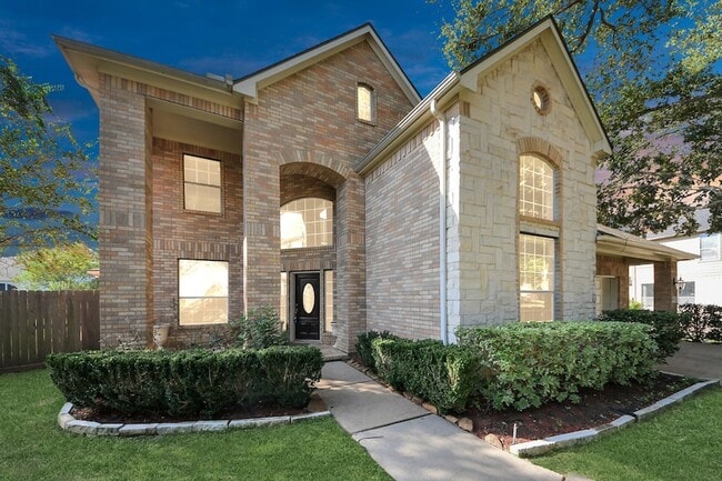 Photo - 4422 Roundtree Ln