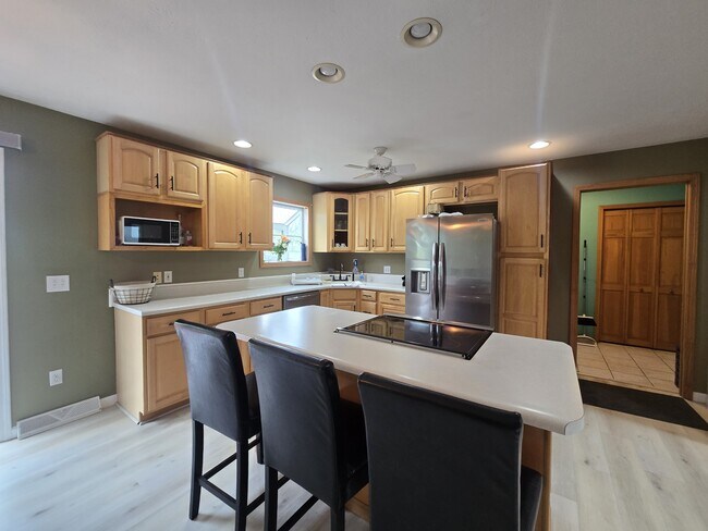Photo - 9444 Windsong Ln