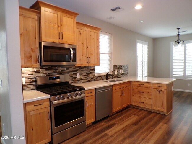 Photo - 282 Whistle Stop Rd