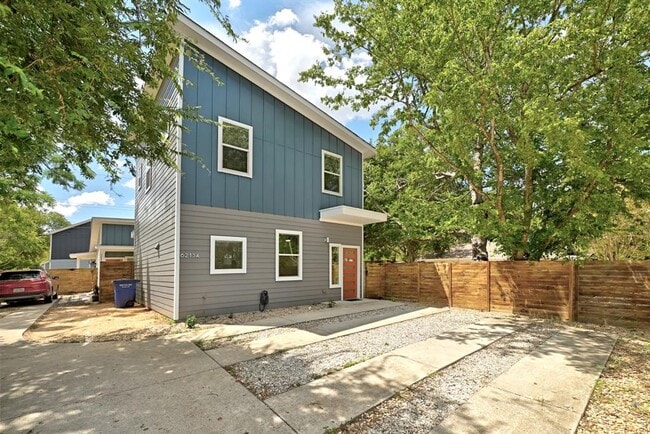 6213 Felix Ave