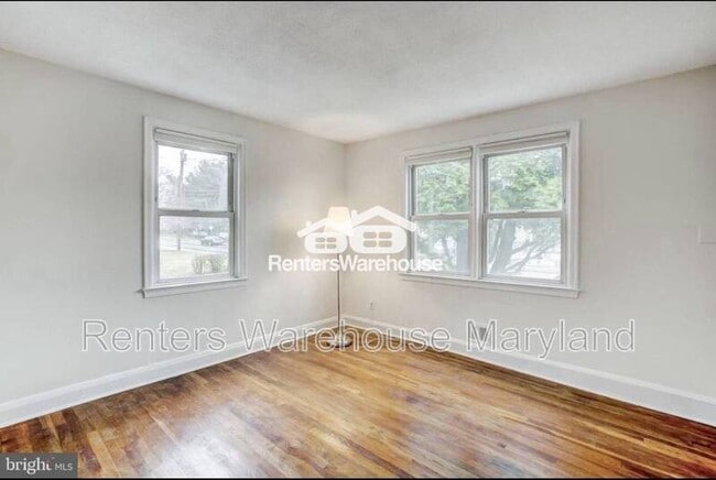 Building Photo - 3219 Taylor Ave Unit 1