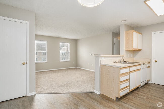 1 habitación, 1 baño - 735 pies cuadrados - Sala de estar con renovación intermedia - Leafy Dell Apartments