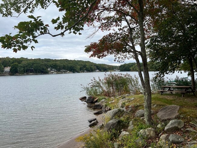 Photo - 16 Crestwood Rd