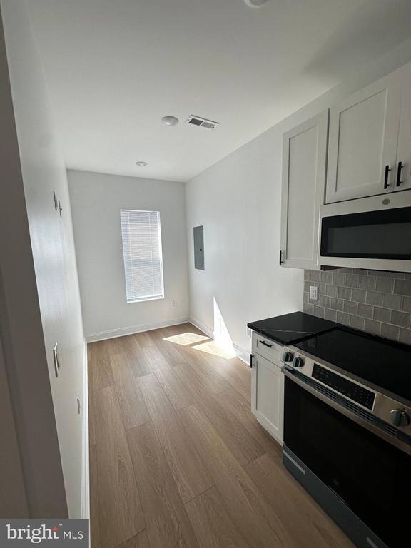 Photo - 1229 W Somerset St Unit B