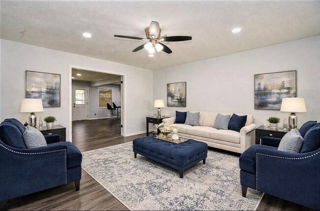 Photo - 2404 Oaks Dr