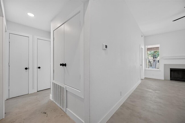 Photo - 14511 Oliphant St