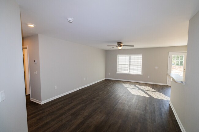 Photo - 143 Callaway Cres