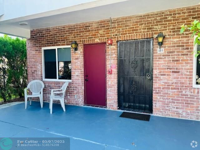 Building Photo - 1050 Atlantic Shores Blvd Unit 111 Rental