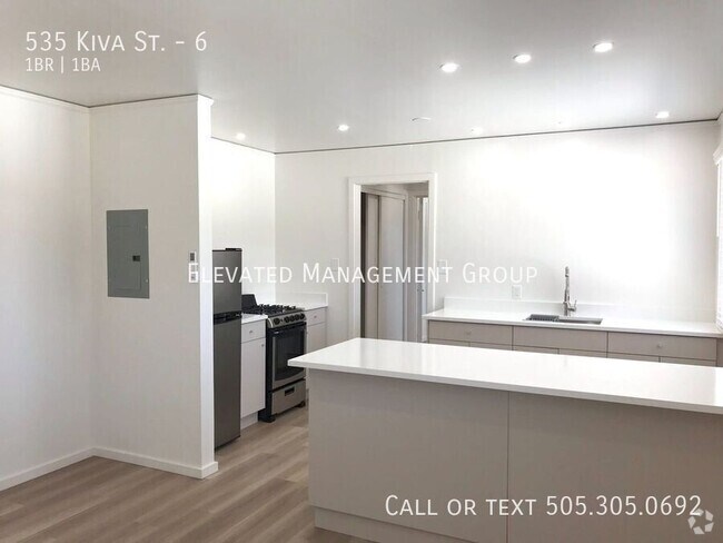 Building Photo - 535 Kiva St Unit 6 Rental