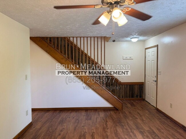 1825 Meadowland Ln