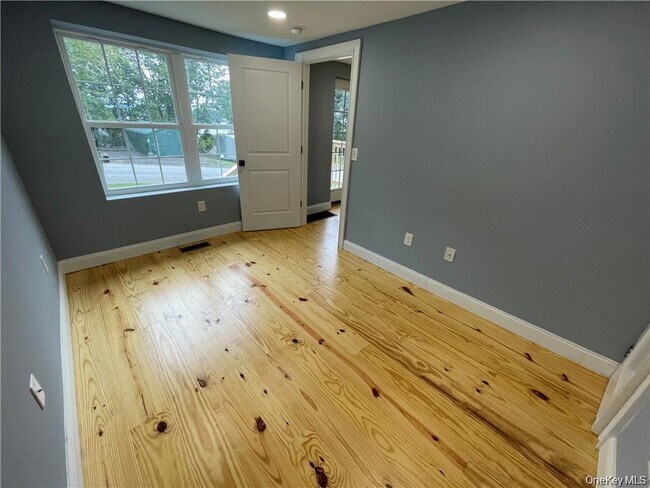 Photo - 25 Smith Ave Unit 1 Bottom floor