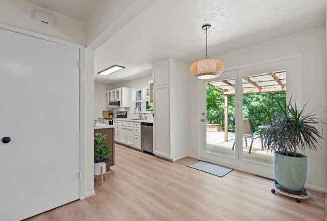 Photo - 3709 Evergreen Ln