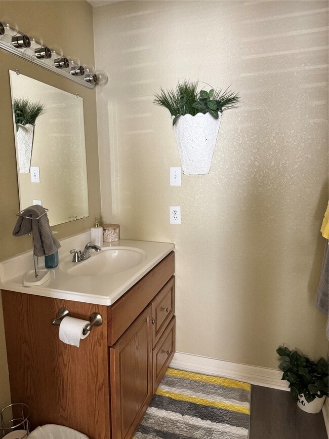 Building Photo - 418 Garland Dr Unit 120 Rental