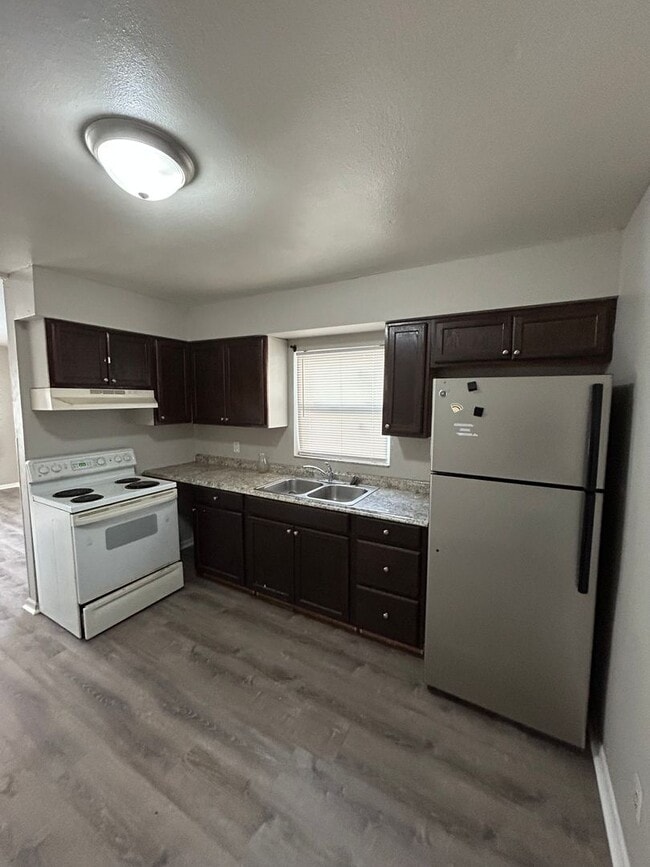 Photo - 1484 32nd St NW