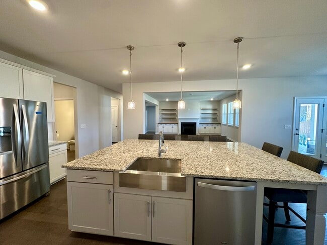 304 Greymoor Ln