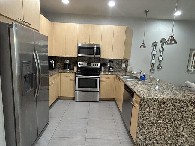 1421 Retreat Cir