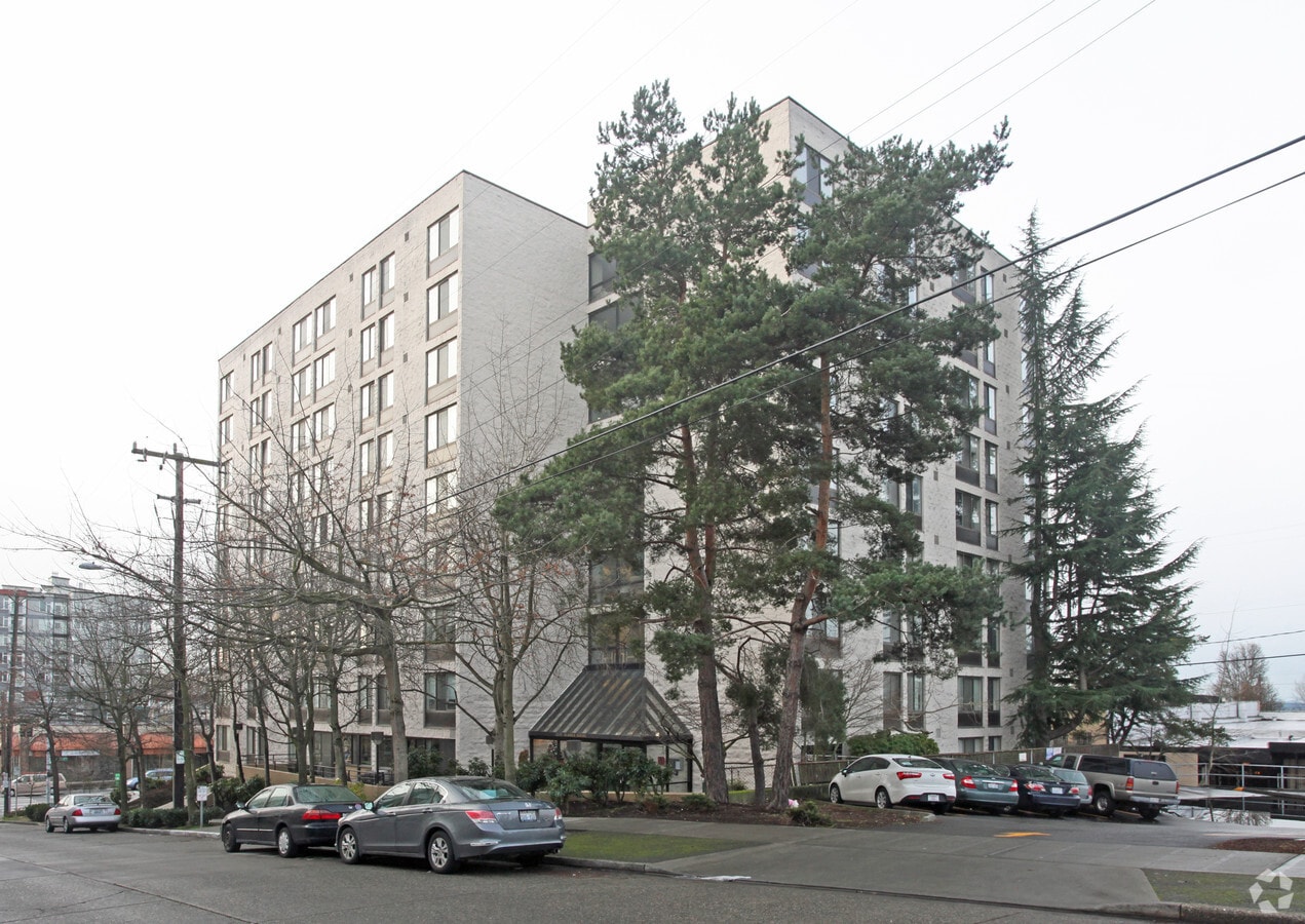 Alaska House Apartments - Alaska House Apartments