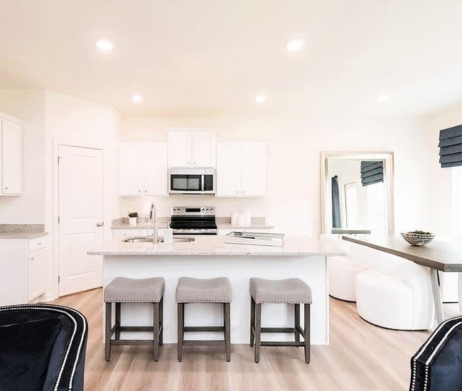 Photo - 2036 Woodbine Wy