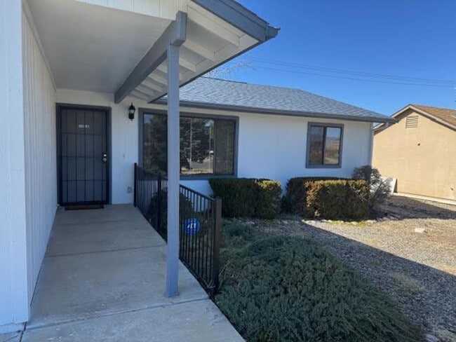 Photo - Cute 3 Bedroom 2 Bath 2 Car Garage Home in "Prescott Valley"