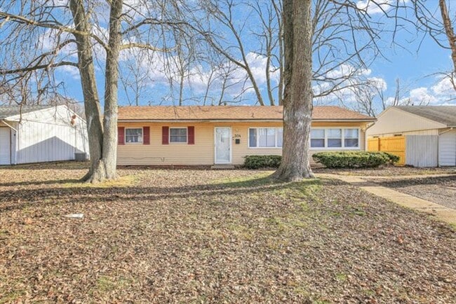 Building Photo - Updated & Spacious 4 Bedroom home in Urbana - Available Now