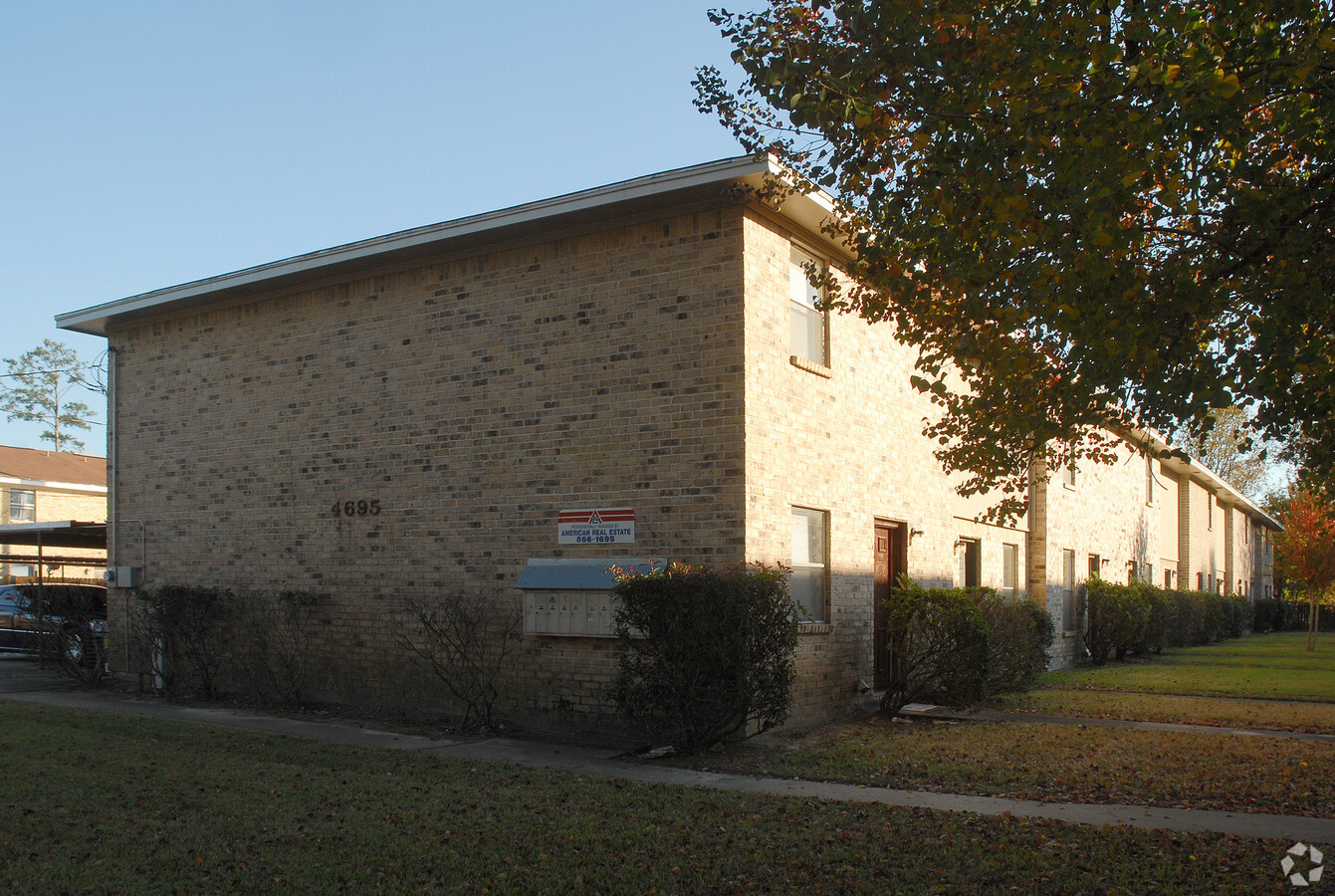 Photo - Collier Square Townhomes