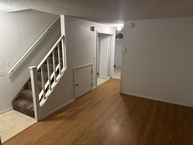 Photo - 4887 Basswood Dr