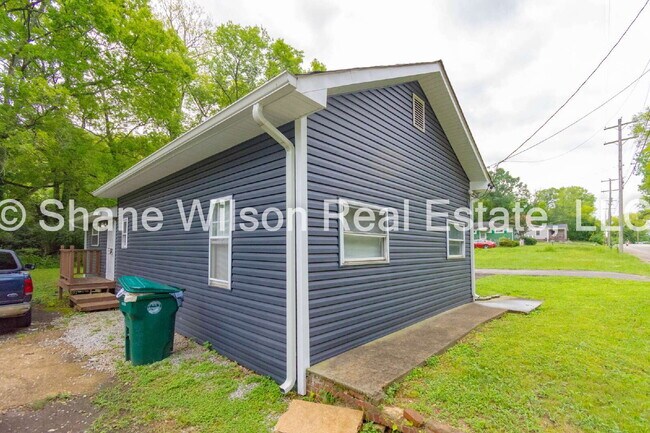 Building Photo - "Charming 3-Bedroom Retreat with 1050 Sq. Ft. of Cozy Living in Chattanooga!"