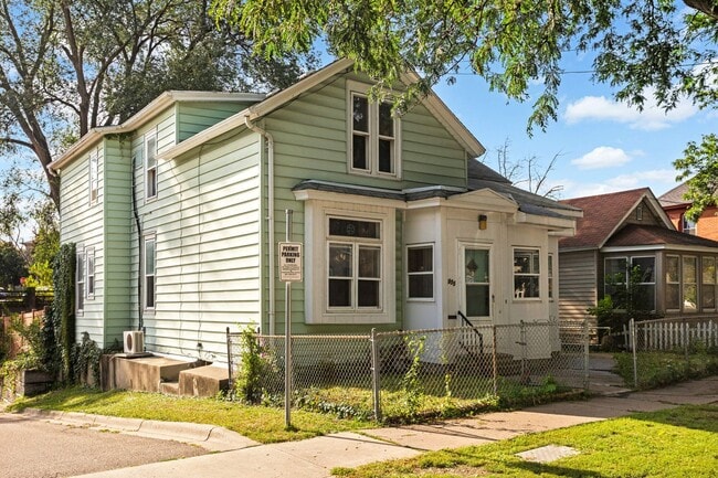 Photo - 375 Erie St Unit Upper