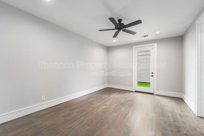 Photo - 2221 Francis St
