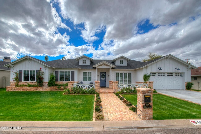 Building Photo - 4535 E Calle Ventura