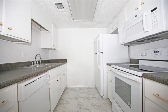 Photo - 2401 Leon St Unit 108