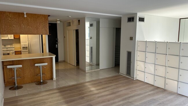 Photo - 233 E Erie St Unit 1908