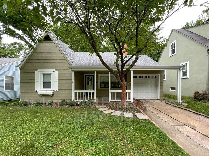 Photo - 683 S McCann Ave