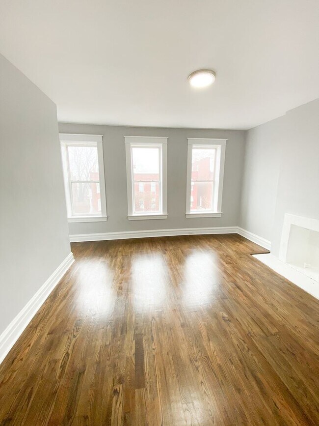 Photo - Steps from Cherokee, Gorgeous 1 bed/1 bath with bonus room! Hardwood floors! Central A/C! Quartz ...