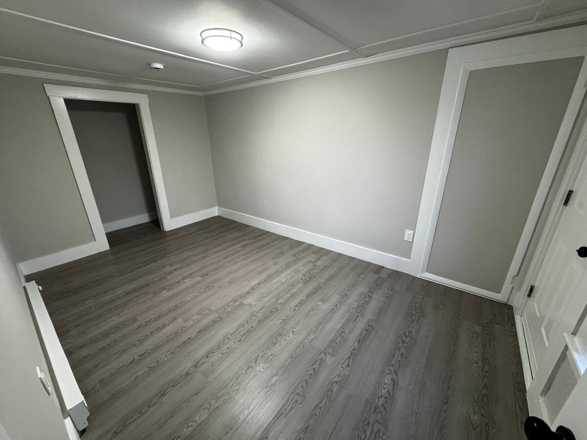 Photo - 160 Young St Apartments Unit 1