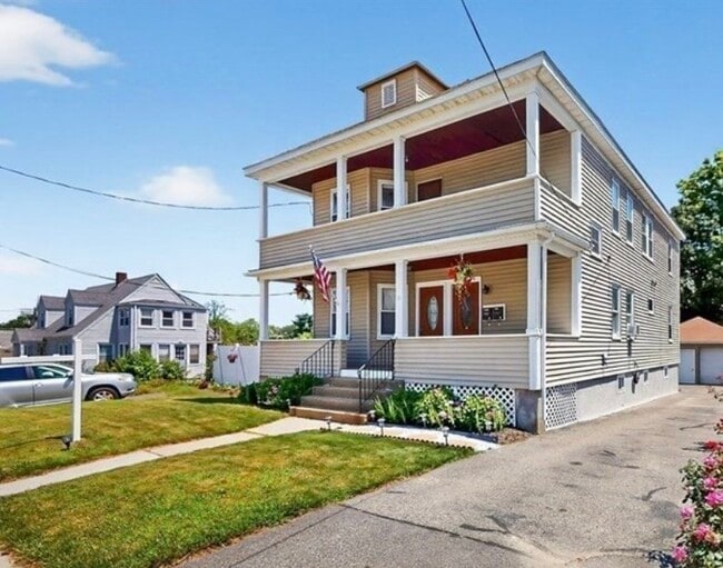 Building Photo - 1274 Washington St Unit 2