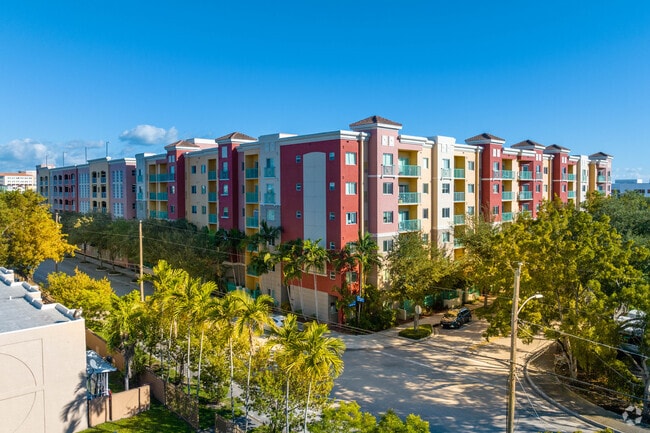 Exterior - Valencia South Miami