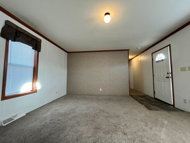 Photo - 1432 Iowa Dr