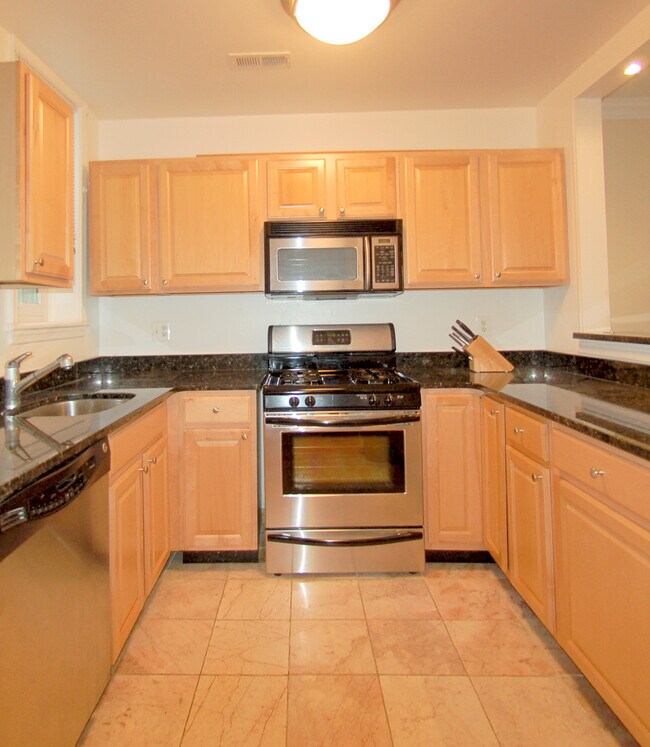 Photo - 60 Bates St NW