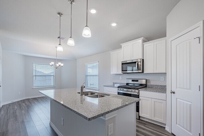 Photo - 1101 Davy St