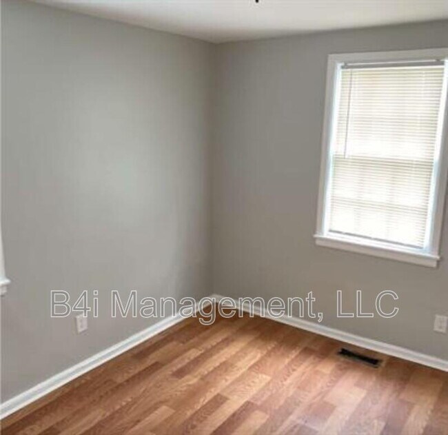 Photo - 159 Munson Dr