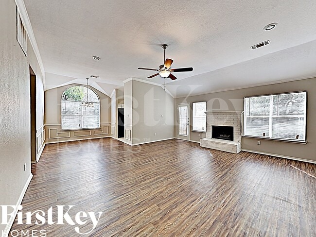 Photo - 415 N Gaston Dr