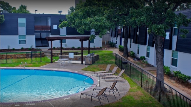 Photo - 531 Bedford Rd Unit 211