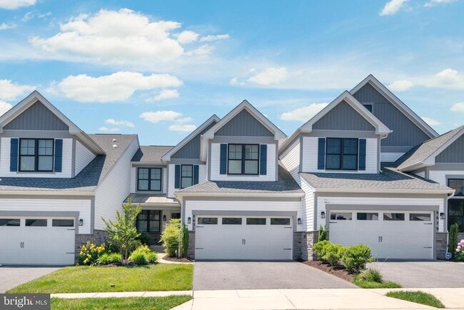 Building Photo - 8631 St Anthony Dr