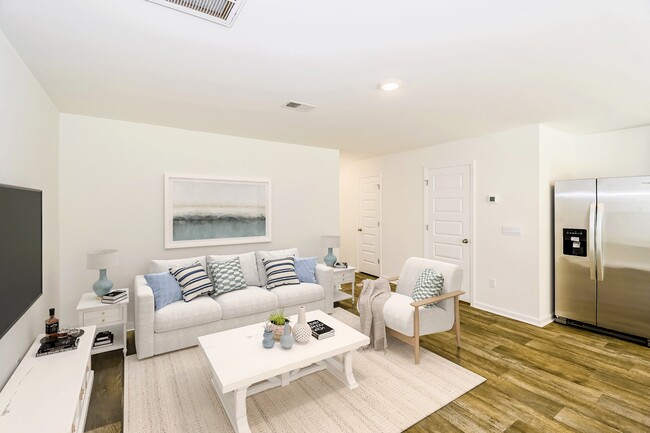 Photo - 110 Striker Rd