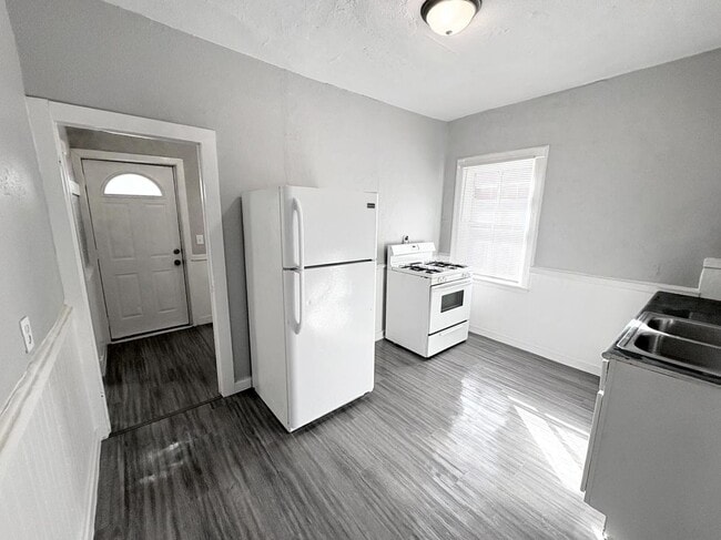 Photo - 2708 7th Ave