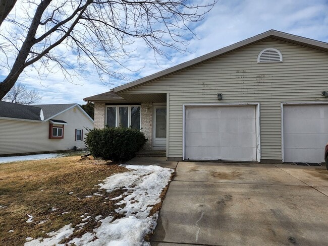 Building Photo - D5 Unit 500